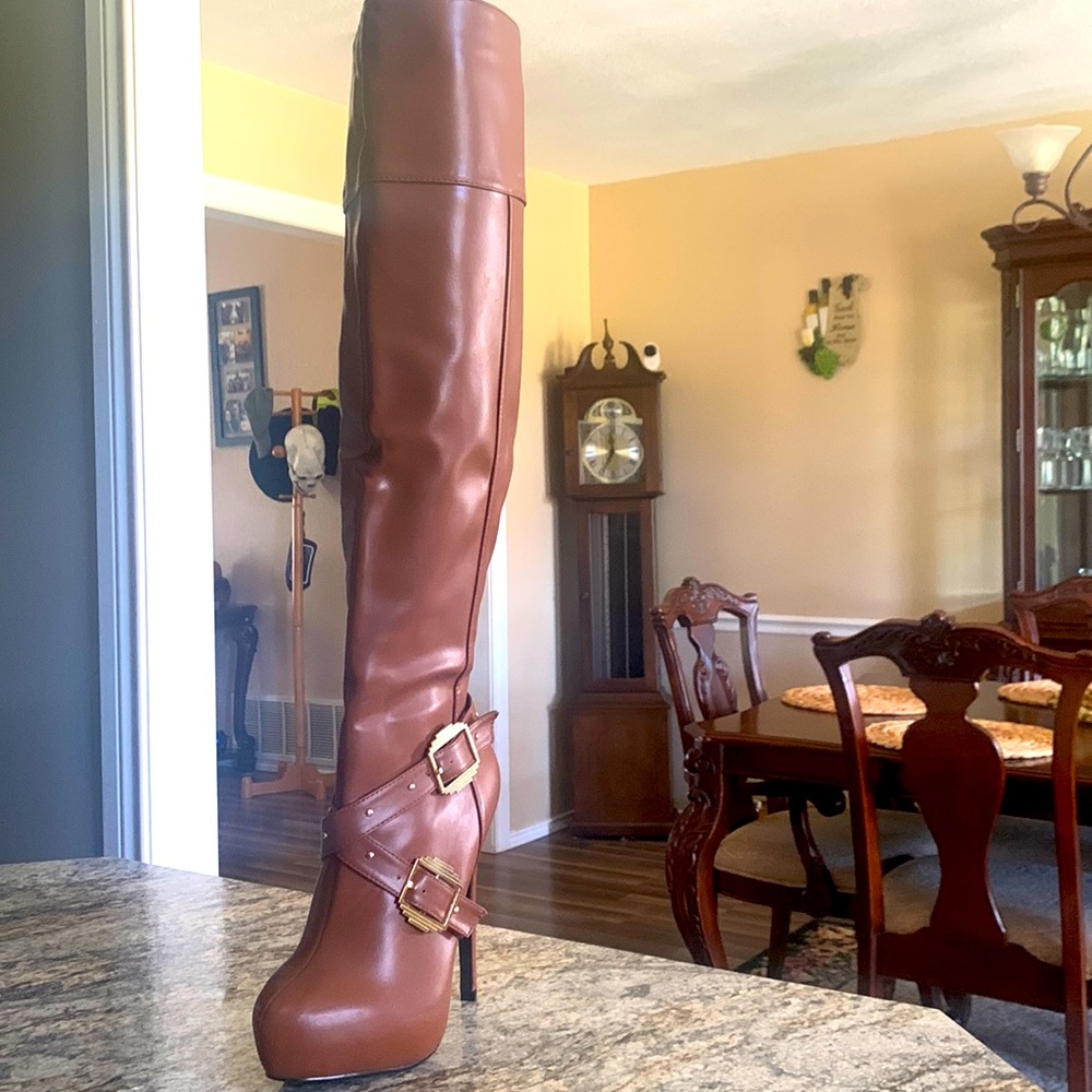 4” knee high boots. Caramel color.